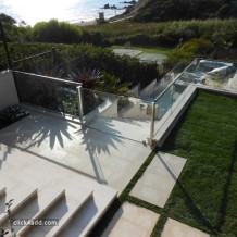 backyard-glass-railing